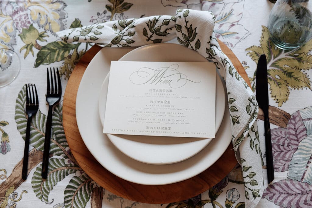 Autumn tablescape at Clyde’s Willow Creek Farm designed by Chelsea Quenum